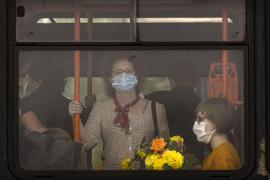 OMS revine cu noi recomandări despre purtarea măștii. Când este, de fapt, necesară