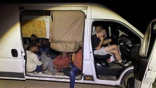 Microbuze românești implicate în traficul de migranți