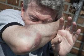 Sucevean liniştit de soţie cu bătaia, după ce omul s-a îmbătat. De frică, el a cerut şi ordin de protecţie