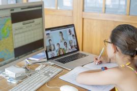 Guvernul se pregătește pentru școală online din toamnă