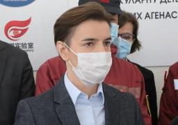 "Am făcut o greșeală". Premierul Serbiei propune ca măştile de protecţie să fie purtate şi în aer liber