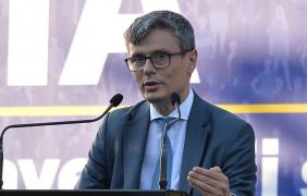 Ministrul Economiei, despre redeschiderea restaurantelor în interior: "Nu are logică"