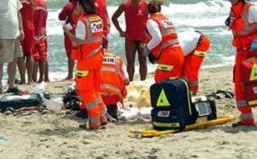 Fetiță româncă moartă în Italia, după ce s-a răsturnat în mare cu hidrobicileta. Copila s-a stins la spital, după 3 zile de agonie