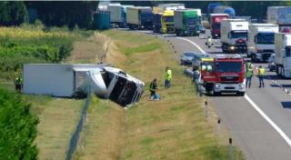 Românul a fost transportat cu elicopterul la spital