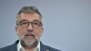 Lucian Romaşcanu la o conferinţă de presă