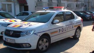 Mașină a polițiștilor în misiune