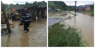 Mai mulți pompieri au intervenit în zonă