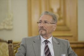 Emil Constantinescu si-a fracturat clavicula si glezna