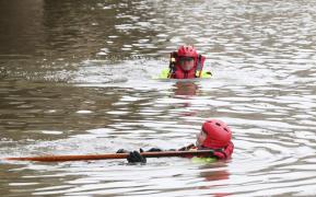 Un șofer român de TIR a murit înecat în apele râului Mosela, în Luxemburg