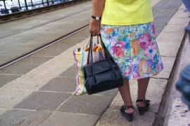 Dosar penal pentru o bâtrână de 71 de ani, care a furat mâncare dintr-un supermarket din Suceava