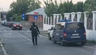 Percheziții la familia Duduianu, în Rahova. Mascații au descins la vila lui Emi Pian