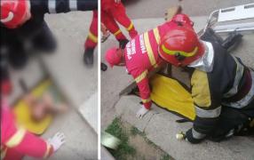 Băiat de 10 ani, scos de pompieri de sub un podeț de beton unde rămăsese blocat