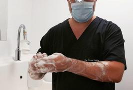 Fostul manager de la Spitalul de Arși este urmărit de DNA. Ar fi primit 25.000 de euro pentru a face operații estetice