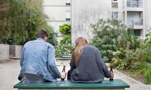 Fata de 14 ani a ajuns la spital, după ce ar fi băut cu un băiat de vârsta de ei