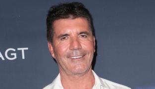 Simon Cowell este cunoscut grație apariției în mai multe emisiuni de televiziune