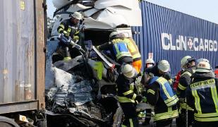 Șoferul român de TIR care a ucis 4 gălățeni, în Germania, identificat. Are 33 de ani, e în comă