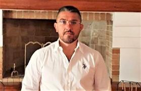 Costel Corduneanu urmează să scrie trei cărţi