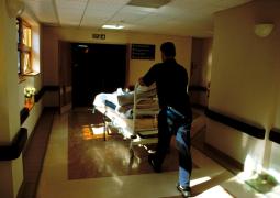 Medic legist: „Se moare de COVID. Pacienții aveau multă apă în plămâni și cheaguri pe vasele mici de sânge”