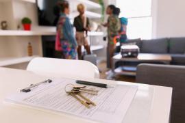 Români păcăliți cu apartamente vândute de mai multe ori, la Craiova