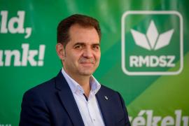 Primarul Antal Arpad, în timpul unei conferințe de presă