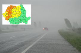 Avertizare de ploi și vijelii în jumătate de țară. În câteva ore, va ploua cât pentru întreaga lună