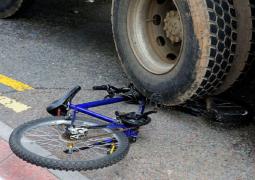 Tânăr biciclist ucis de șoferul unui microbuz, în Olt