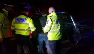 Șofer amendat de patru ori și dus în cătușe la secția de poliție, la Iași, în noaptea de Revelion