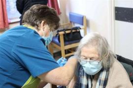 Toată populaţia adultă din Marea Britanie se va putea vaccina împotriva coronavirusului până în toamnă