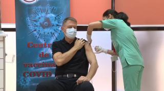 Preşedintele a primit prima doză de vaccin, la Spitalul Carol Davila