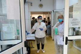 O asistentă medicală din Rădăuţi a leşinat la o oră după ce i s-a făcut vaccinul anti-Covid. Manager spital: Nu există o legătură de cauzalitate între starea ei de leşin şi vaccin