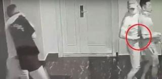 Tineri îndrăgostiţi, găsiţi morţi într-o cameră de hotel din Cambodgia. Cei doi au fost atacaţi pe hol, iar camerele de supraveghere au surprins momentul