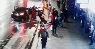 O fată de 15 ani, răpită cu mașina de pe stradă, în centrul Clujului. Doi dintre agresori au fost arestaţi