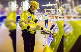 Șofer băut, către polițistul care l-a oprit în trafic: ”Doar două pahare de vin roșu am băut. Face bine la circulație!”