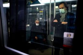 Nu vorbiți la metrou, spun medicii francezi, pentru a limita răspândirea COVID-19