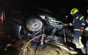 Imagini de coşmar la Ciuperceni, după ce un BMW s-a făcut praf într-un cap de pod. Trei copii au rămas orfani