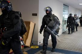 Femeia împușcată în clădirea Capitoliului SUA, în timpul asediului, a murit