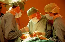 Un bărbat din Statele Unite s-a plâns de dureri în piept şi probleme de respiraţie: medicii i-au găsit o bucată de ciment de 10 cm la inimă