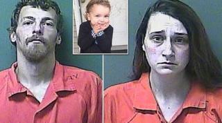 Un băieţel de patru ani, care a fost găsit mort în dormitor, a fost torturat şi închis în pivniță pentru că nu reuşea să folosească oliţa