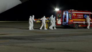 Primii nouă bolnavi de COVID au fost transferaţi în Ungaria. 50 de pacienţi trebuie să ajungă la spitalele din Szeged şi Debrecen