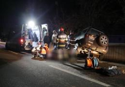 Un bărbat din Botoșani a murit strivit de propria maşină, după ce a uitat să tragă frâna de mână