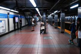 Detalii tulburătoare despre violul dintr-un tren de navetiști din SUA. Pasagerii au filmat cu telefoanele 40 de minute calvarul femeii, însă nu au intervenit