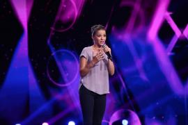 iUmor, 2 octombrie. Concurenta care i-a furat lui Cheloo un sărut pe obraz