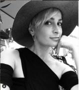 Arma de recuzită folosită de Alec Baldwin avea muniţie reală. Actorul a împuşcat din greşeală o femeie în timpul filmărilor