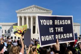 Curtea Supremă a SUA va examina luni, în regim de urgenţă, legea care interzice avortul în Texas, inclusiv în caz de incest sau de viol