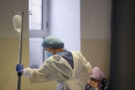 O asistentă de 48 de ani a făcut infarct la intrarea în tură, la spitalul din Bumbești-Jiu. Femeia a murit cinci zile mai târziu