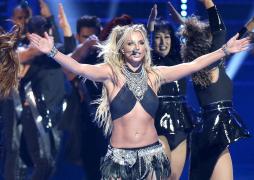 Britney Spears este liberă, după 13 ani. Instanța din Los Angeles a pus capăt tutelei tatălui artistei