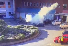 Taximetristul a oprit maşina în ultimul moment, apoi l-a blocat pe atacator în interiorul vehiculului