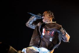 Peste 125 de fani depun un proces de 750 de milioane de dolari împotriva lui Travis Scott pentru masacrul de la Astroworld
