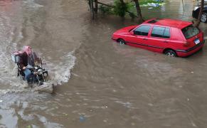 Cea mai puternică furtună din ultimii 11 ani face ravagii în Egipt. Oamenii, terorizaţi de scorpionii care le intră în case: 3 persoane au murit