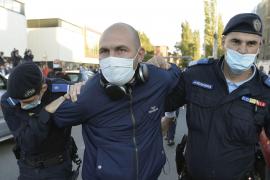 Protestatarul Cristian Dide a trimis două colete cu canabis la DIICOT